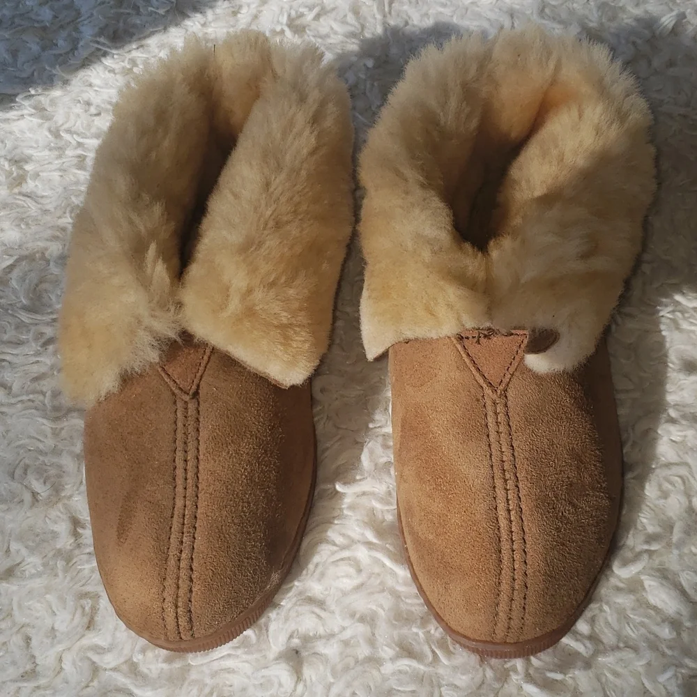 Minnetonka Golden Tan Sheepskin Ankle Boot Brand New Without Box 7 - Picture 3 of 16